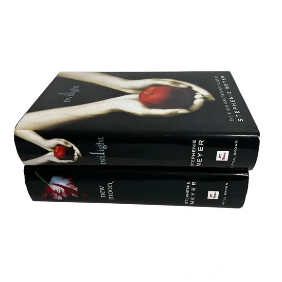 Stephanie Meyer Books Lot/2 “Twilight” & “New Moon” Fantasy/Horror/Romance - Picture 7 of 7
